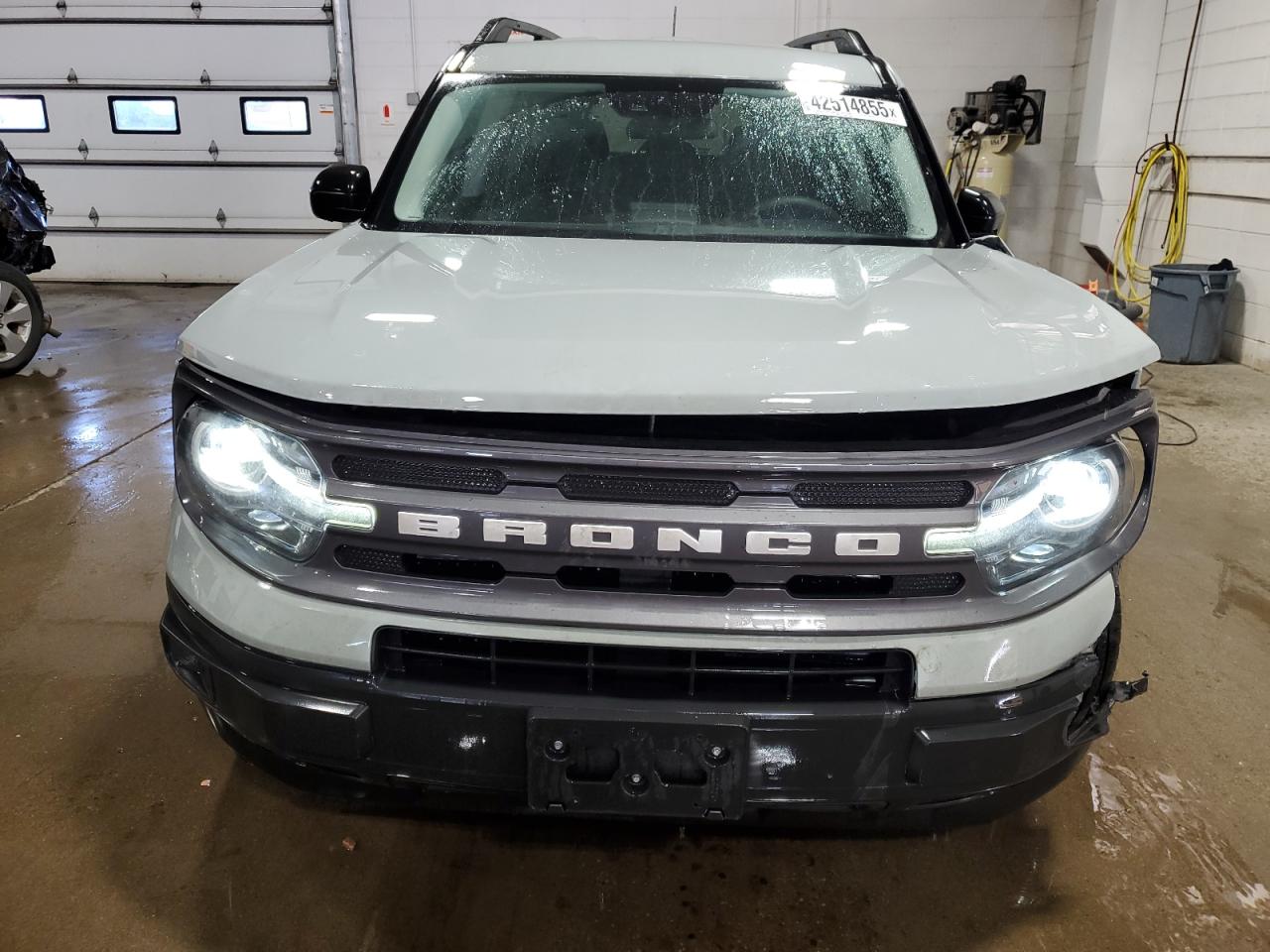 2022 Ford Bronco VIN 3FMCR9B69NRD05539 Copart auction photo, front end / side damage thumbnail 5