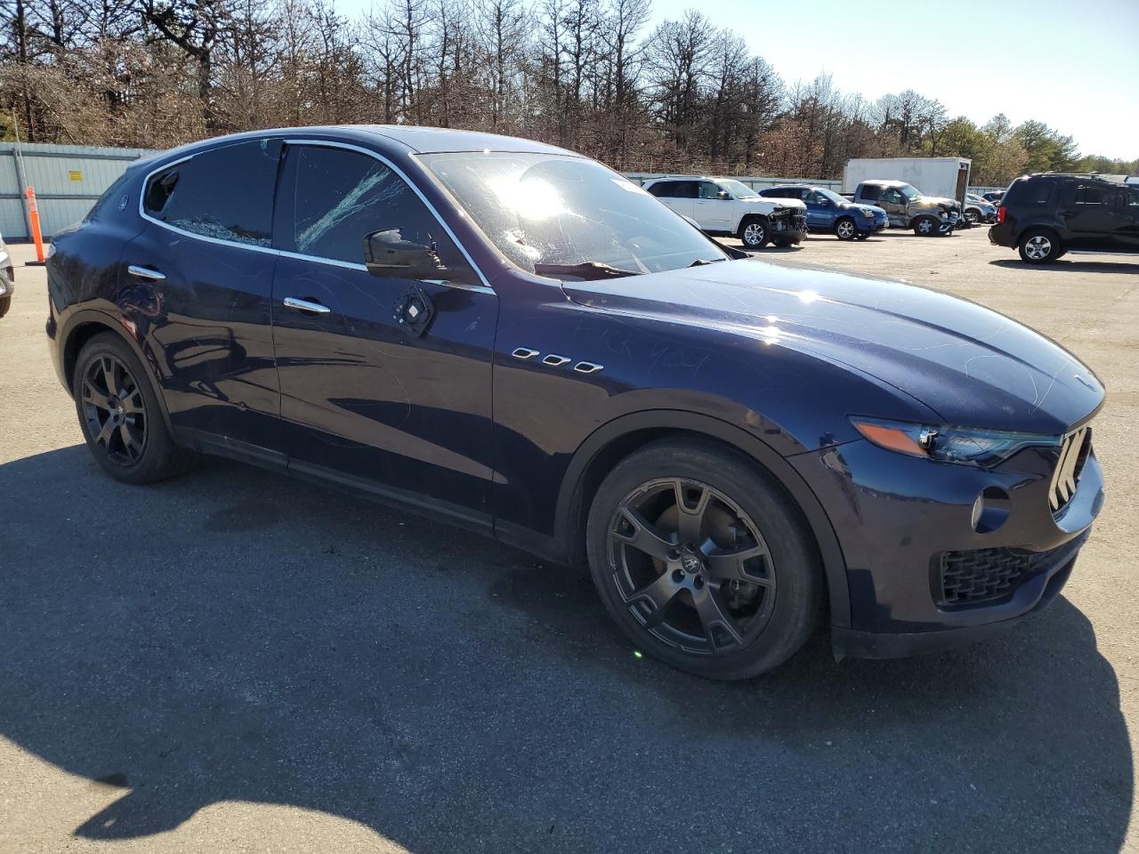 2018 Maserati Levante VIN ZN661XUA8JX279093 Copart auction photo, vandalism / minor dent/scratches damage thumbnail 4