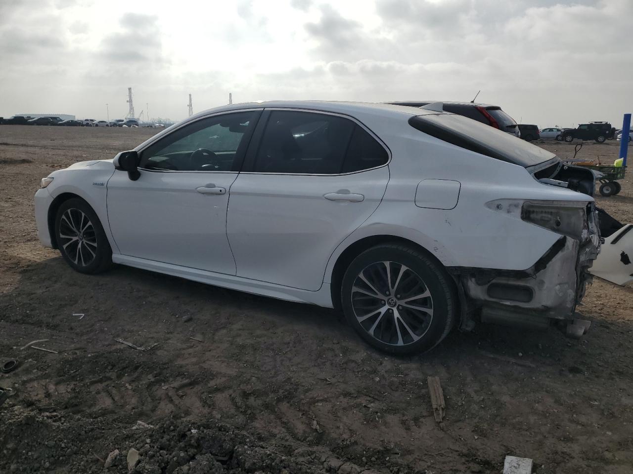 2020 Toyota Camry VIN 4T1G31AKXLU545370 Copart auction photo, rear end / minor dent/scratches damage thumbnail 2
