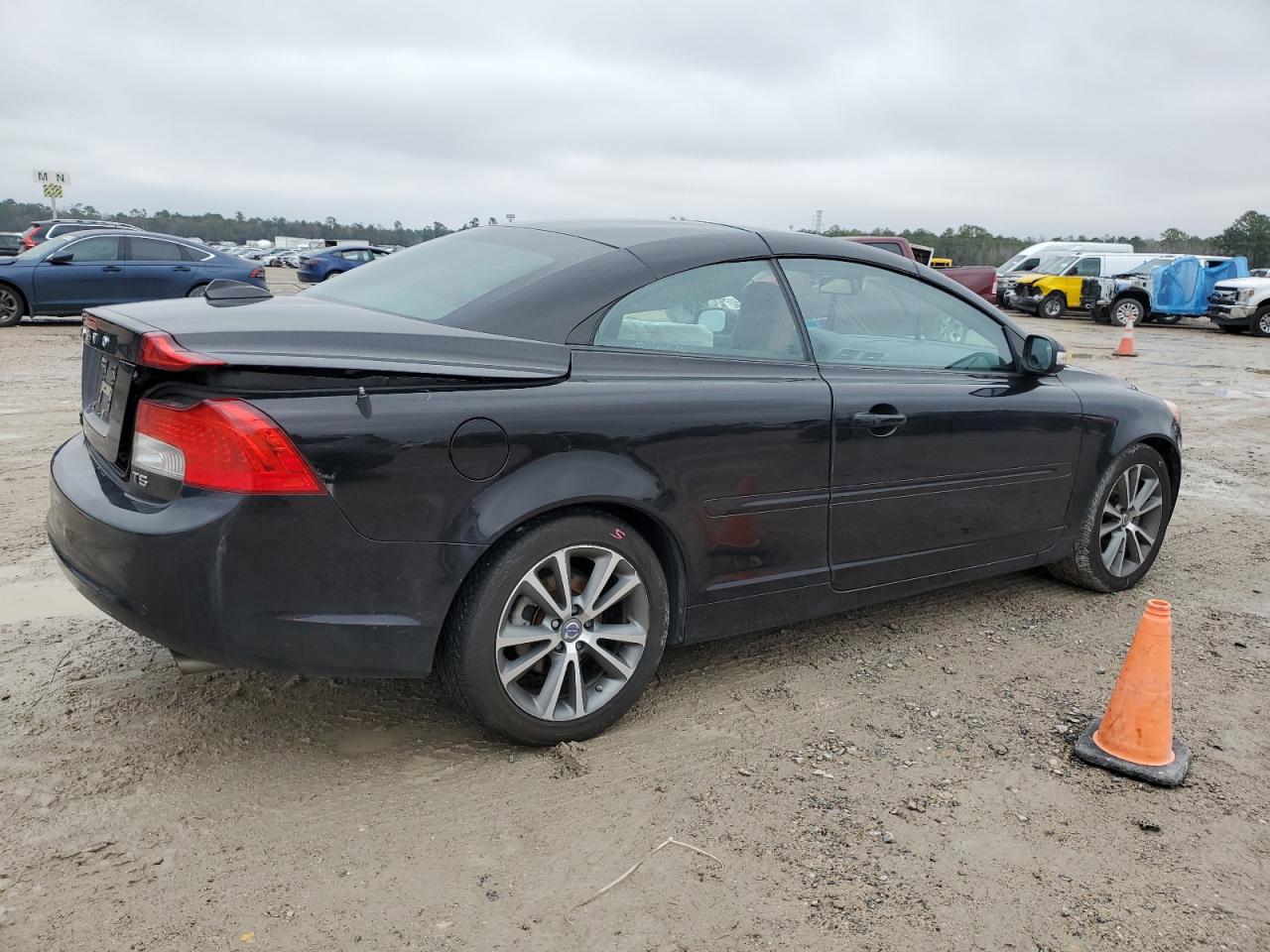2012 Volvo C70 VIN YV1672MC8CJ127982 Copart auction photo, side / rear end damage thumbnail 3