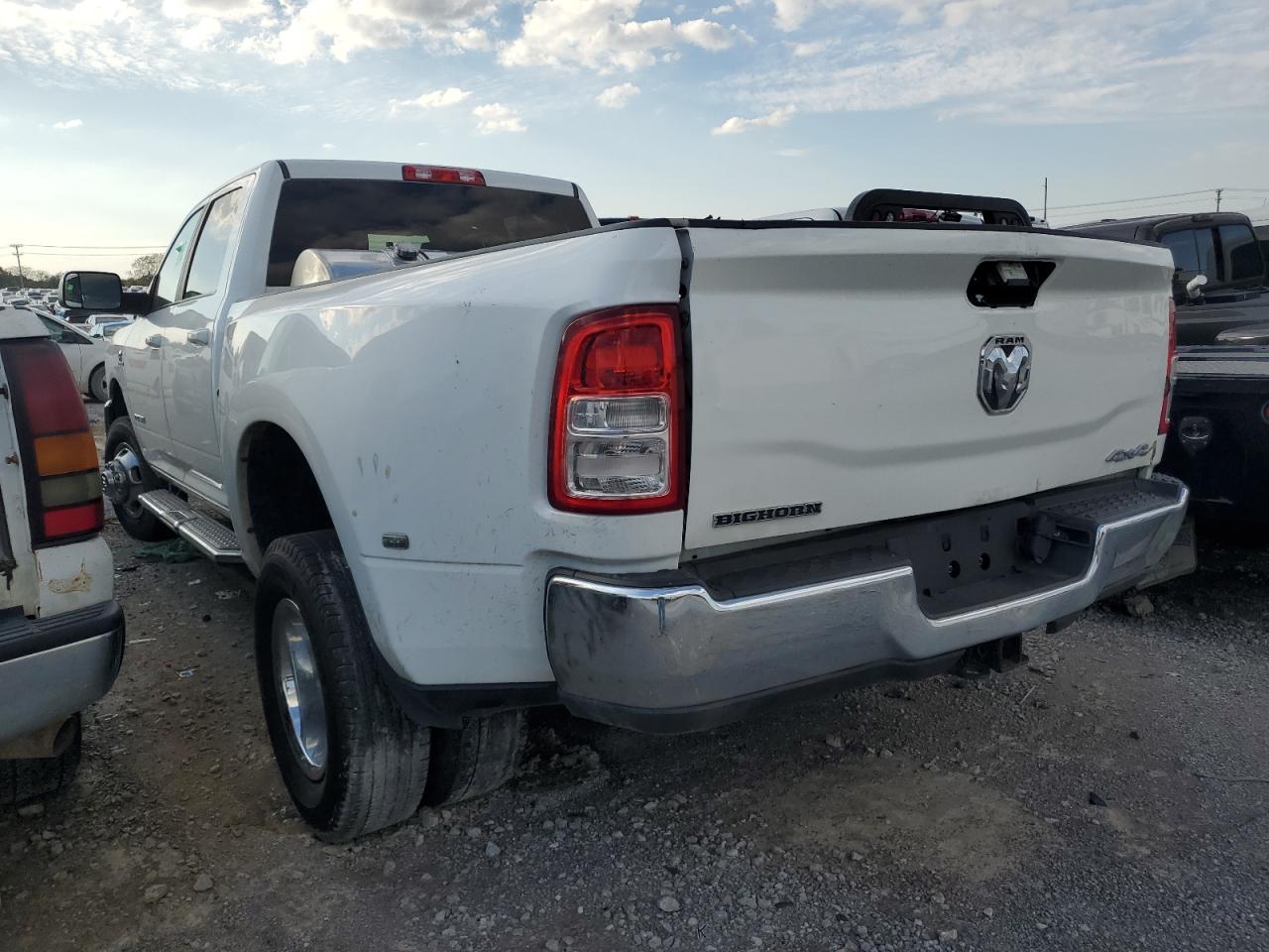 2021 RAM 3500 VIN 3C63RRHL3MG635793 Copart auction photo, minor dent/scratches damage thumbnail 2
