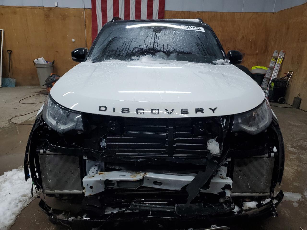 2017 Land Rover Discovery VIN SALRRBBV2HA026275 Copart auction photo, front end / minor dent/scratches damage thumbnail 5
