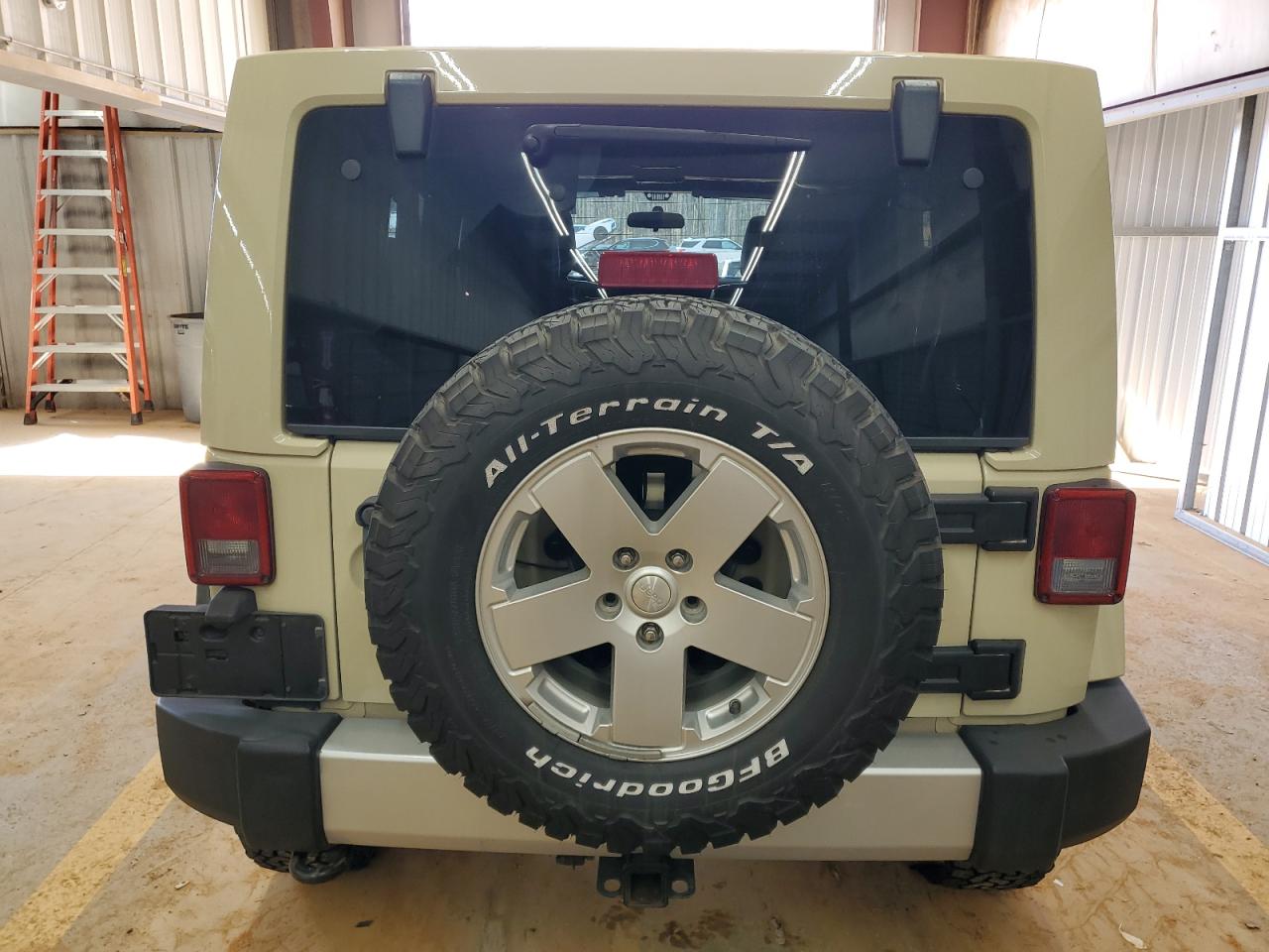 2011 Jeep Wrangler VIN 1J4BA5H16BL633498 Copart auction photo, front end / rear end damage thumbnail 6