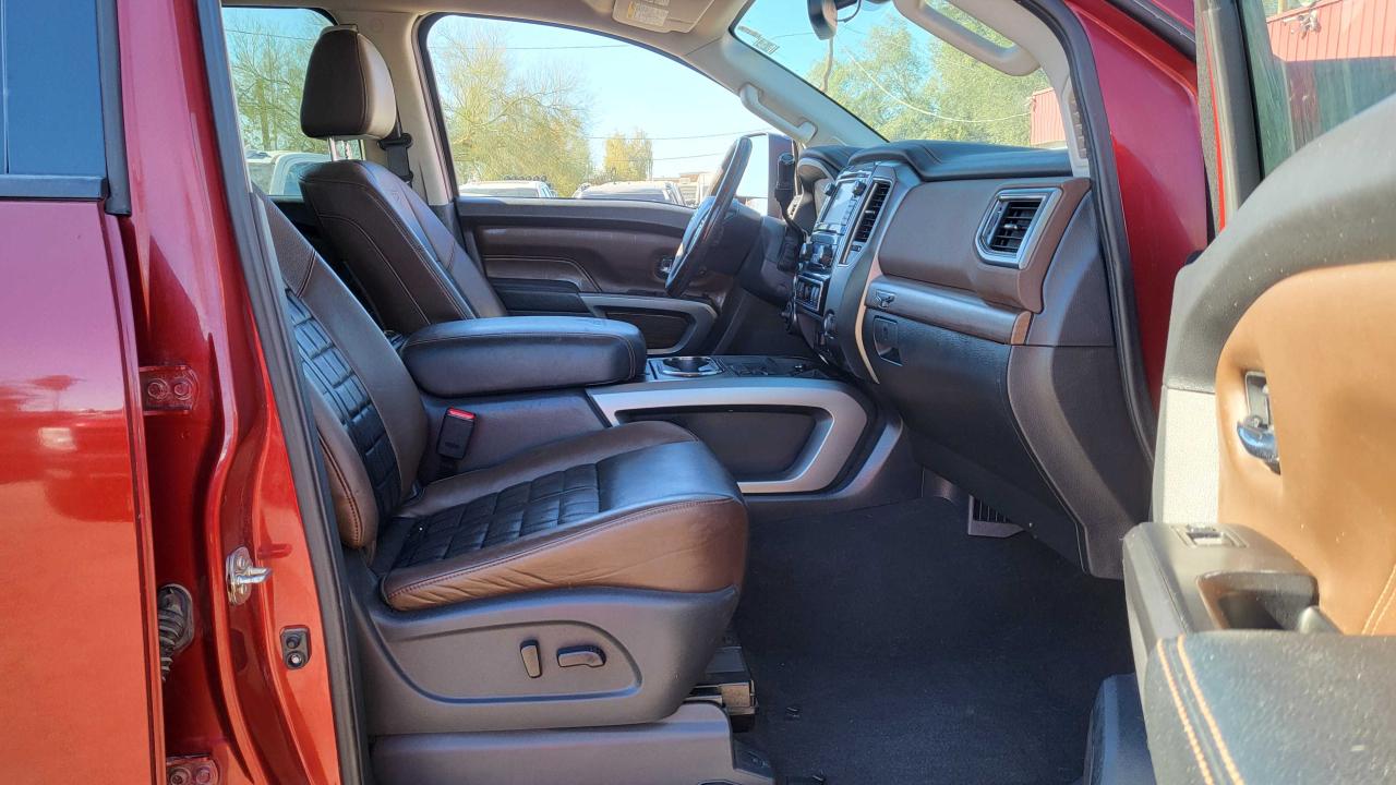 2017 Nissan Titan VIN 1N6BA1F44HN548942 Copart auction photo, minor dent/scratches / normal wear damage thumbnail 5