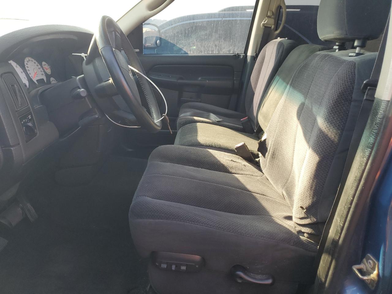 2004 Dodge RAM VIN 1D7HA18D44J123626 Copart auction photo, front end / mechanical damage thumbnail 7