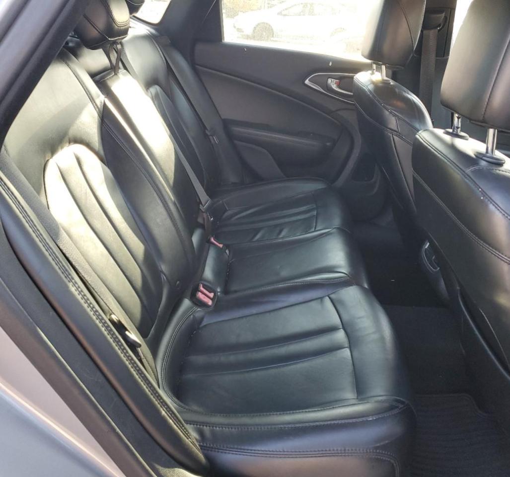 2015 Chrysler 200 VIN 1C3CCCCB9FN552499 Copart auction photo, rear end / minor dent/scratches damage thumbnail 10