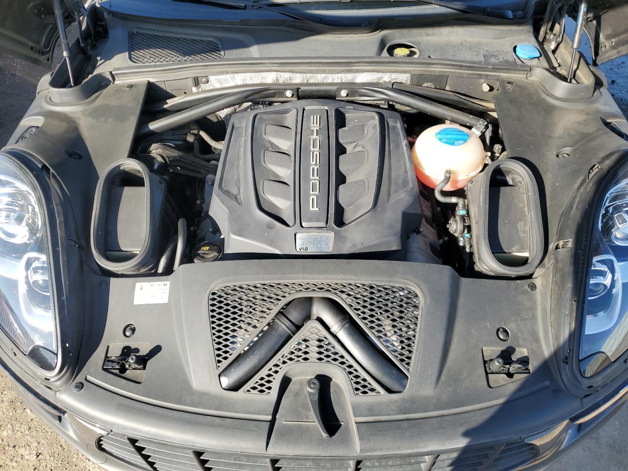 2015 Porsche Macan VIN WP1AB2A51FLB51861 Copart auction photo, normal wear damage thumbnail 11