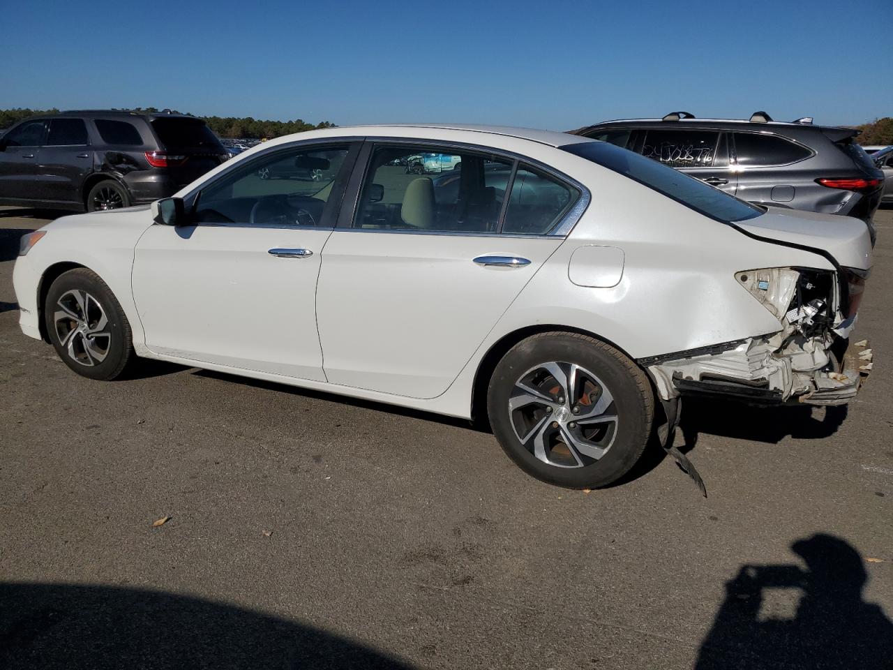 2016 Honda Accord VIN 1HGCR2F32GA129752 Copart auction photo, rear end damage thumbnail 2