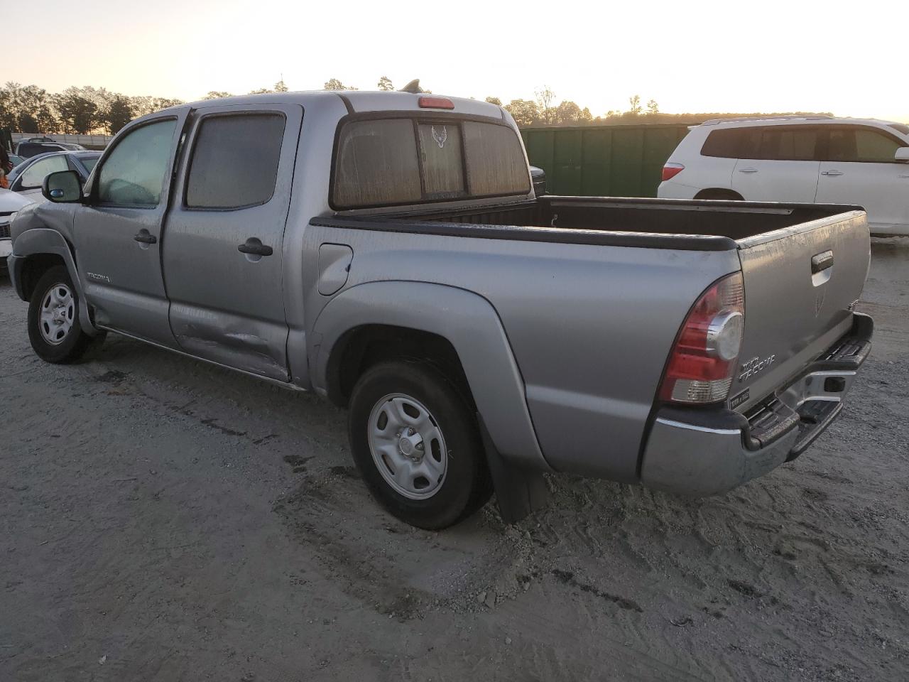 2015 Toyota Tacoma VIN 5TFJX4CN1FX060609 Copart auction photo, side / front end damage thumbnail 2