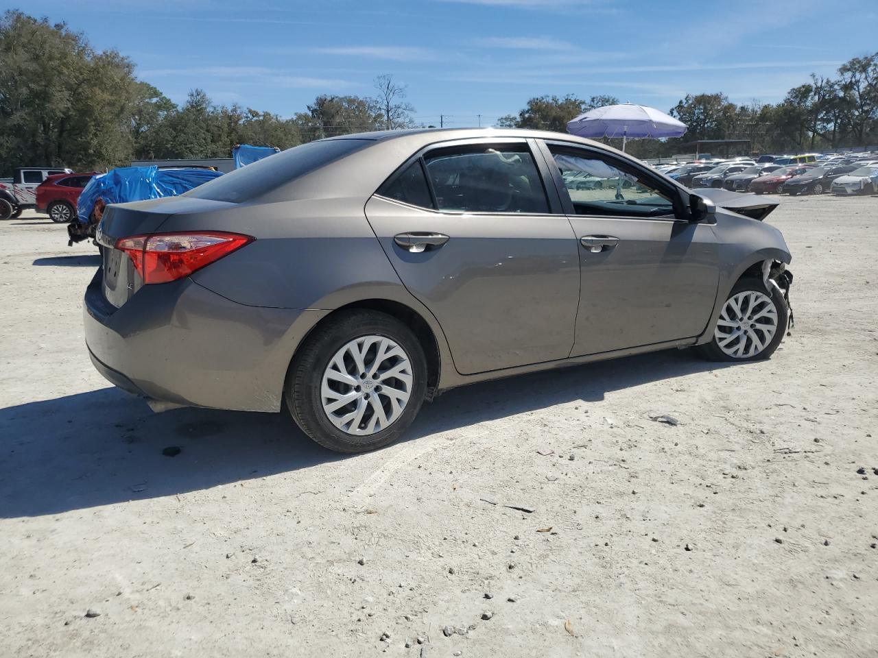 2018 Toyota Corolla VIN 5YFBURHE2JP776414 Copart auction photo, front end damage thumbnail 3