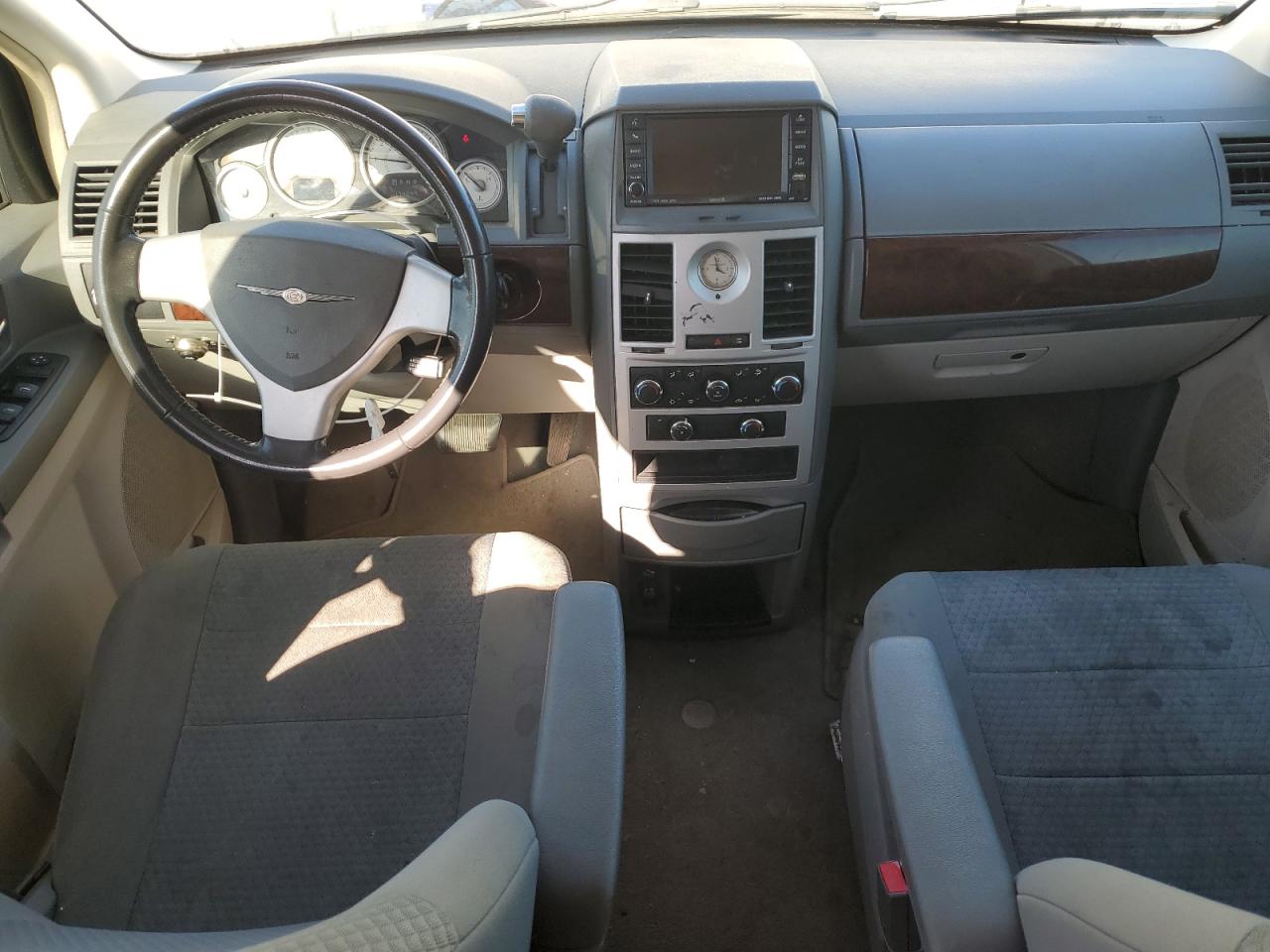 2010 Chrysler Town & Country VIN 2A4RR4DE2AR315233 Copart auction photo, all over damage thumbnail 8