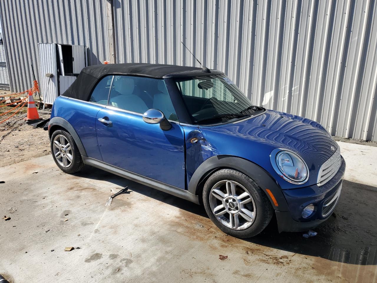 2014 MINI Cooper VIN WMWZN3C50ET569810 Copart auction photo, front end damage thumbnail 4