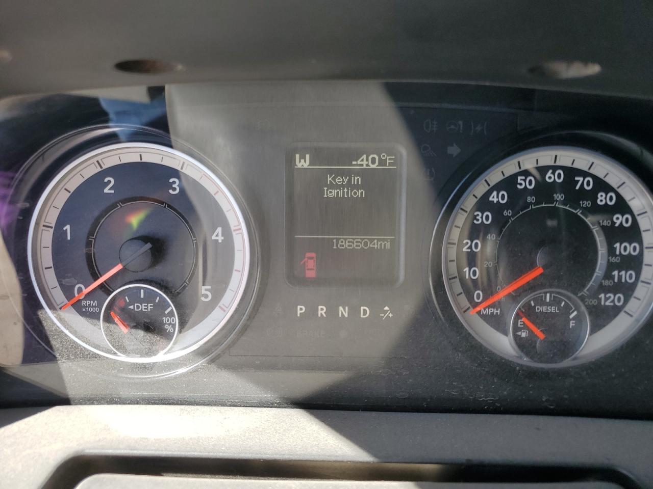 2018 RAM 2500 VIN 3C6UR5CLXJG160580 Copart auction photo, front end / hail damage thumbnail 9