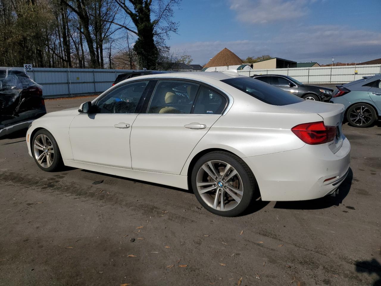 2017 BMW 3er VIN WBA8D9G53HNU60469 Copart auction photo, minor dent/scratches damage thumbnail 2