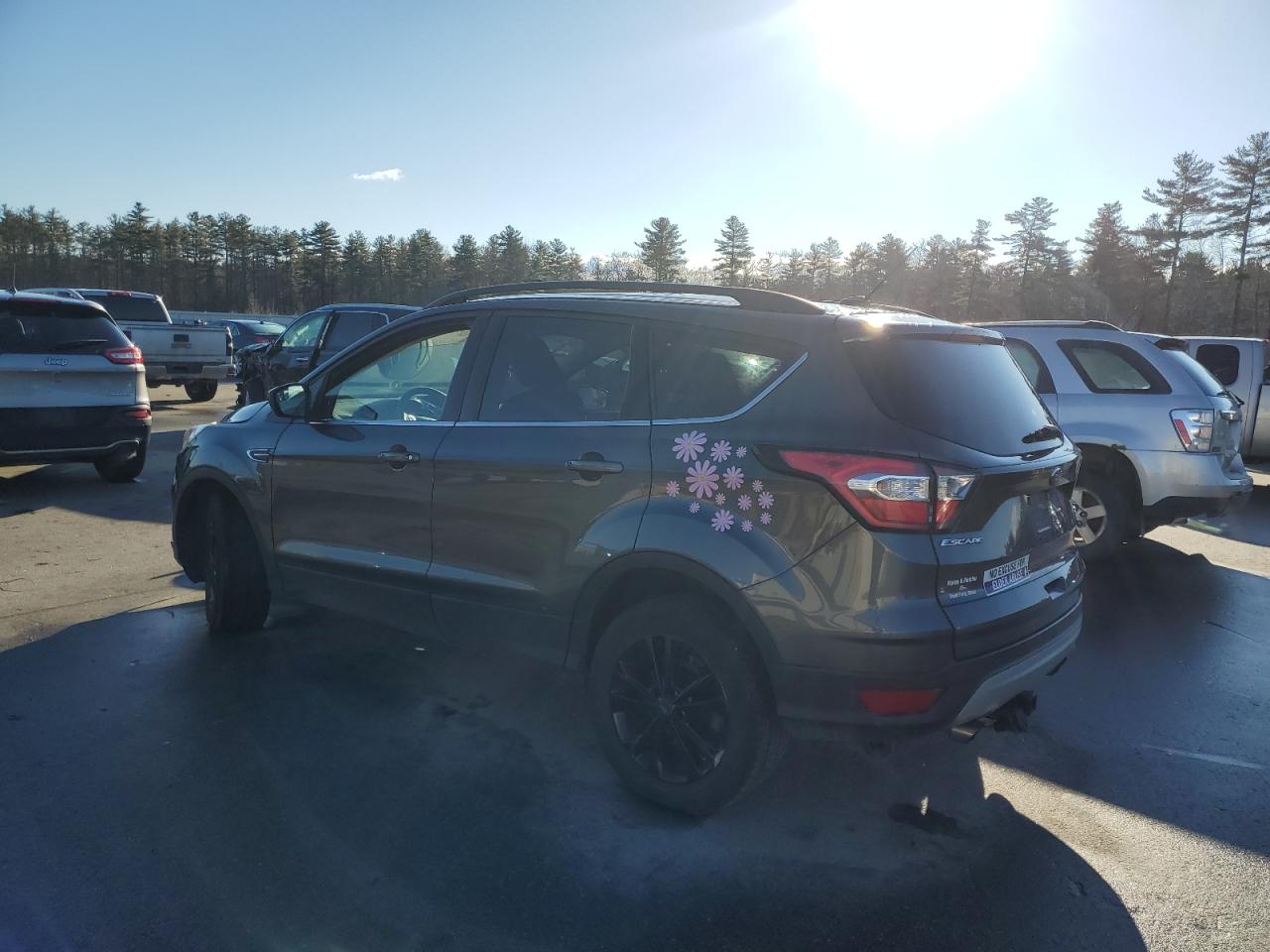 2018 Ford Escape VIN 1FMCU9GD6JUD11887 Copart auction photo, front end damage thumbnail 2