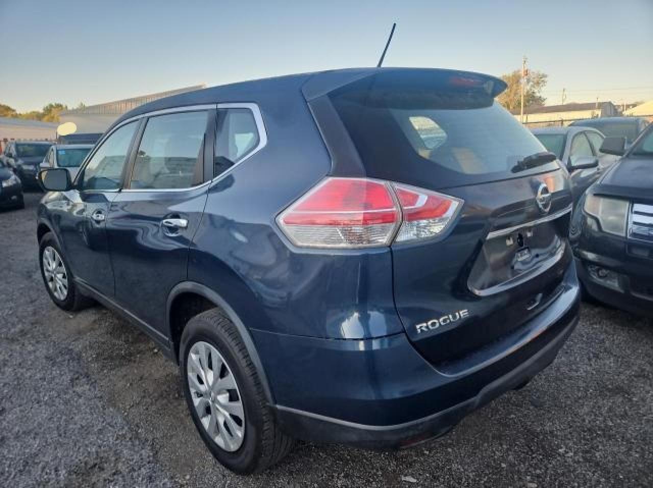2015 Nissan Rogue VIN KNMAT2MT2FP554667 Copart auction photo, normal wear / minor dent/scratches damage thumbnail 3