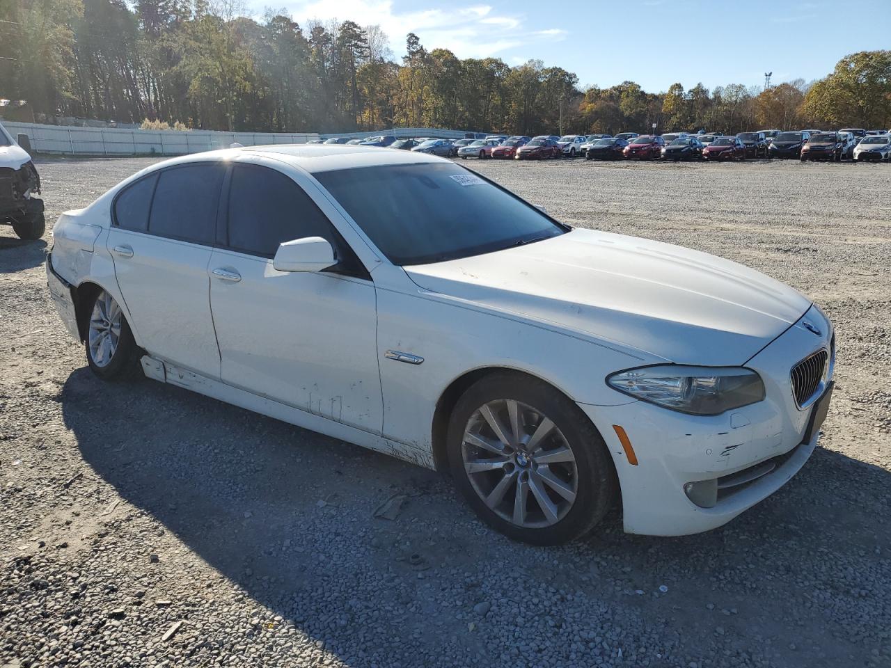 2011 BMW 5er VIN WBAFR1C57BC749101 Copart auction photo, rear end / side damage thumbnail 4