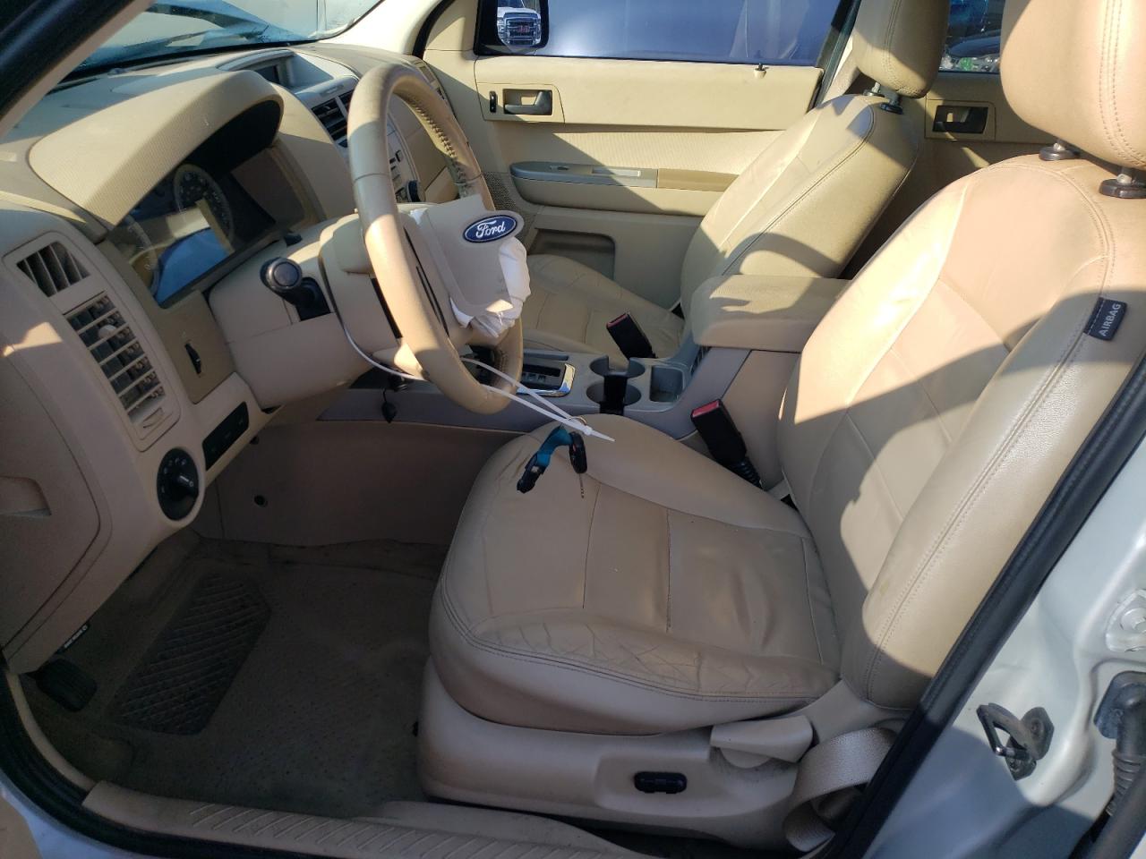 2008 Ford Escape VIN 1FMCU93138KB90687 Copart auction photo, front end damage thumbnail 7