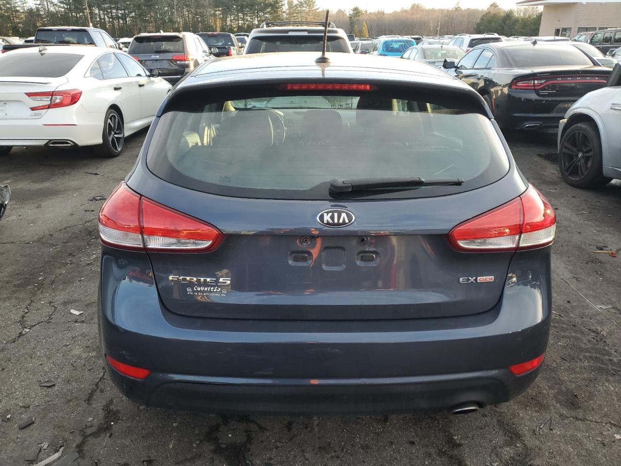 2016 KIA Forte VIN KNAFX5A8XG5627192 Copart auction photo, front end / side damage thumbnail 6