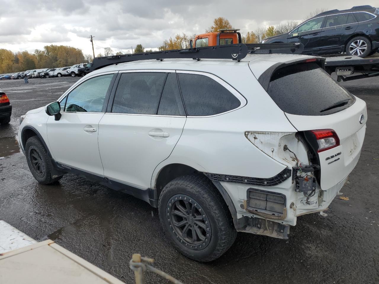 2018 Subaru Outback VIN 4S4BSENC9J3316303 Copart auction photo, rear end damage thumbnail 2