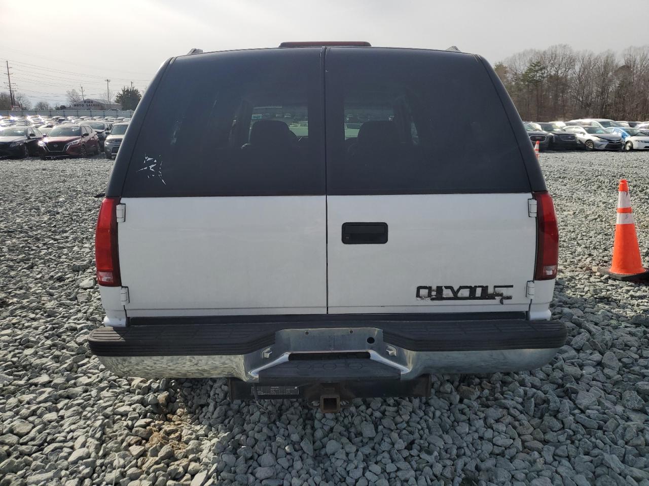 1999 Chevrolet Tahoe VIN 1GNEK13RXXJ404001 Copart auction photo, front end / minor dent/scratches damage thumbnail 6