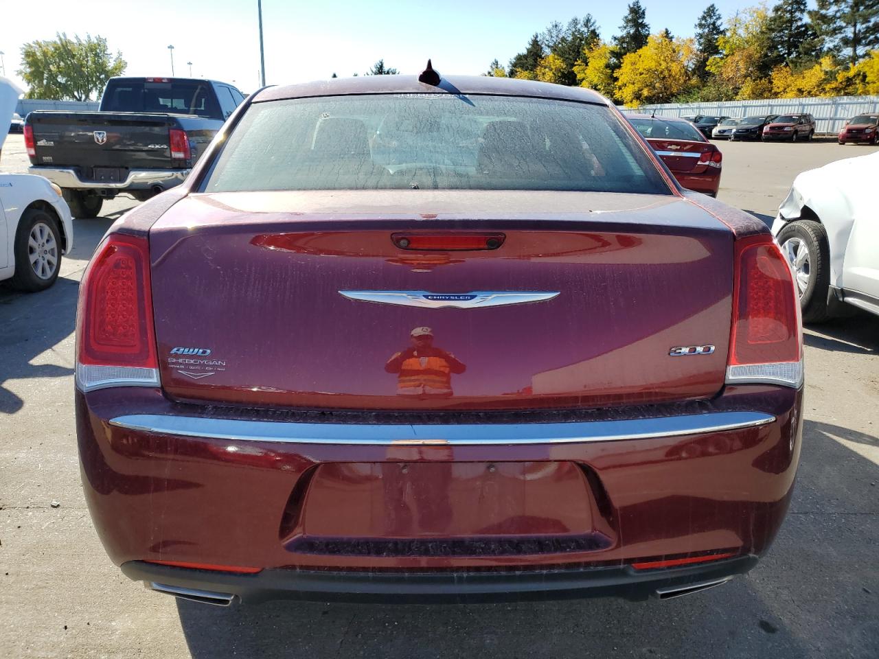 2019 Chrysler 300 VIN 2C3CCAKG2KH591018 Copart auction photo, side / minor dent/scratches damage thumbnail 6