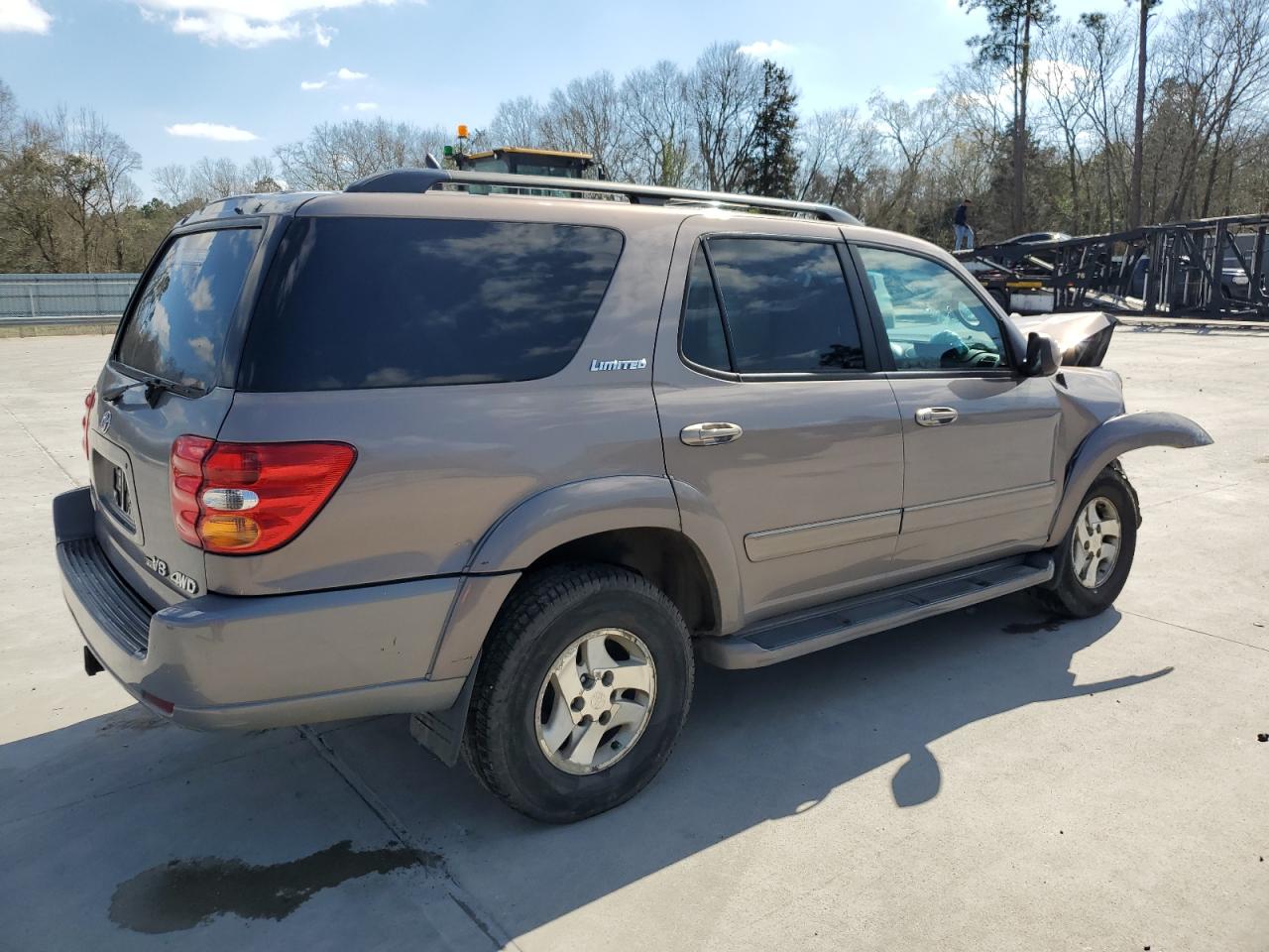 2002 Toyota Sequoia VIN 5TDBT48A42S130903 Copart auction photo, front end / minor dent/scratches damage thumbnail 3