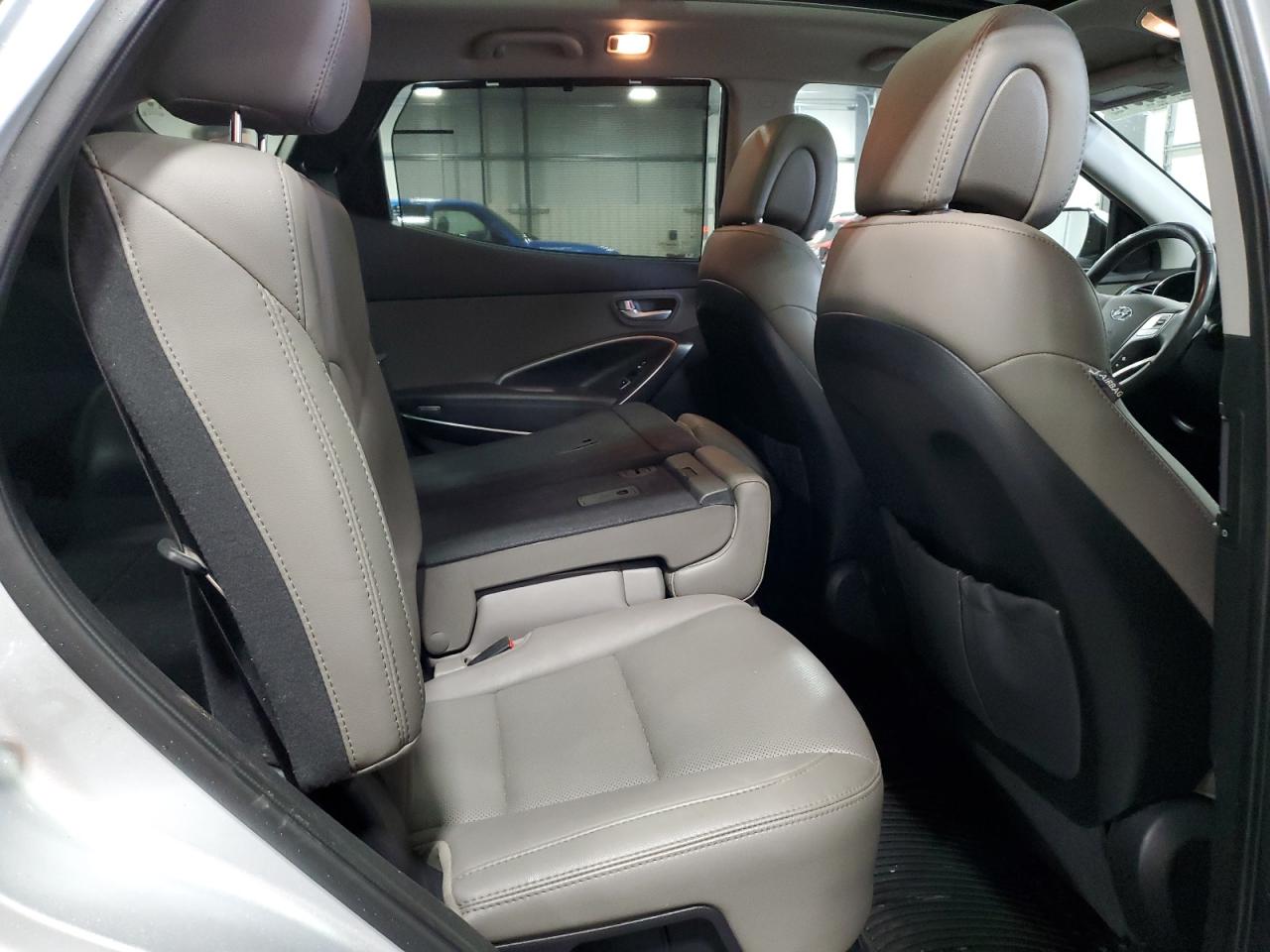 2017 Hyundai Santa Fe VIN 5XYZUDLB2HG491175 Copart auction photo, rear end damage thumbnail 11