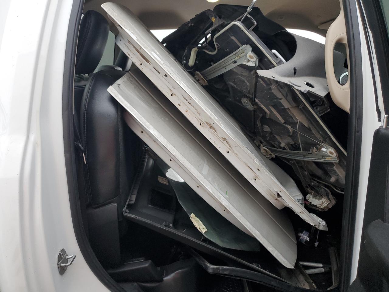 2019 RAM 2500 VIN 3C6UR4HL1KG671583 Copart auction photo, side / minor dent/scratches damage thumbnail 6