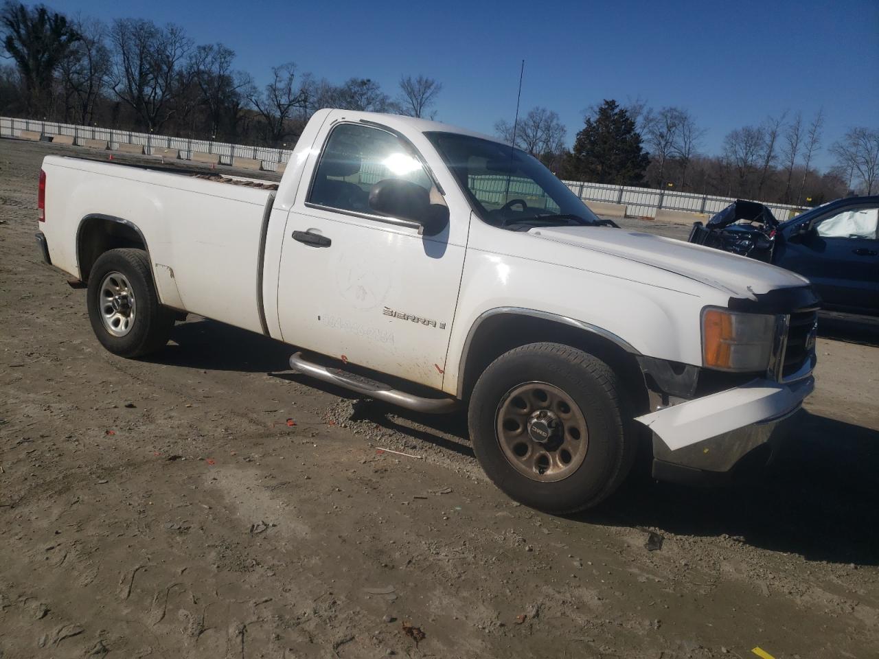 2007 GMC Sierra VIN 1GTEC14077Z538441 Copart auction photo, front end / minor dent/scratches damage thumbnail 4