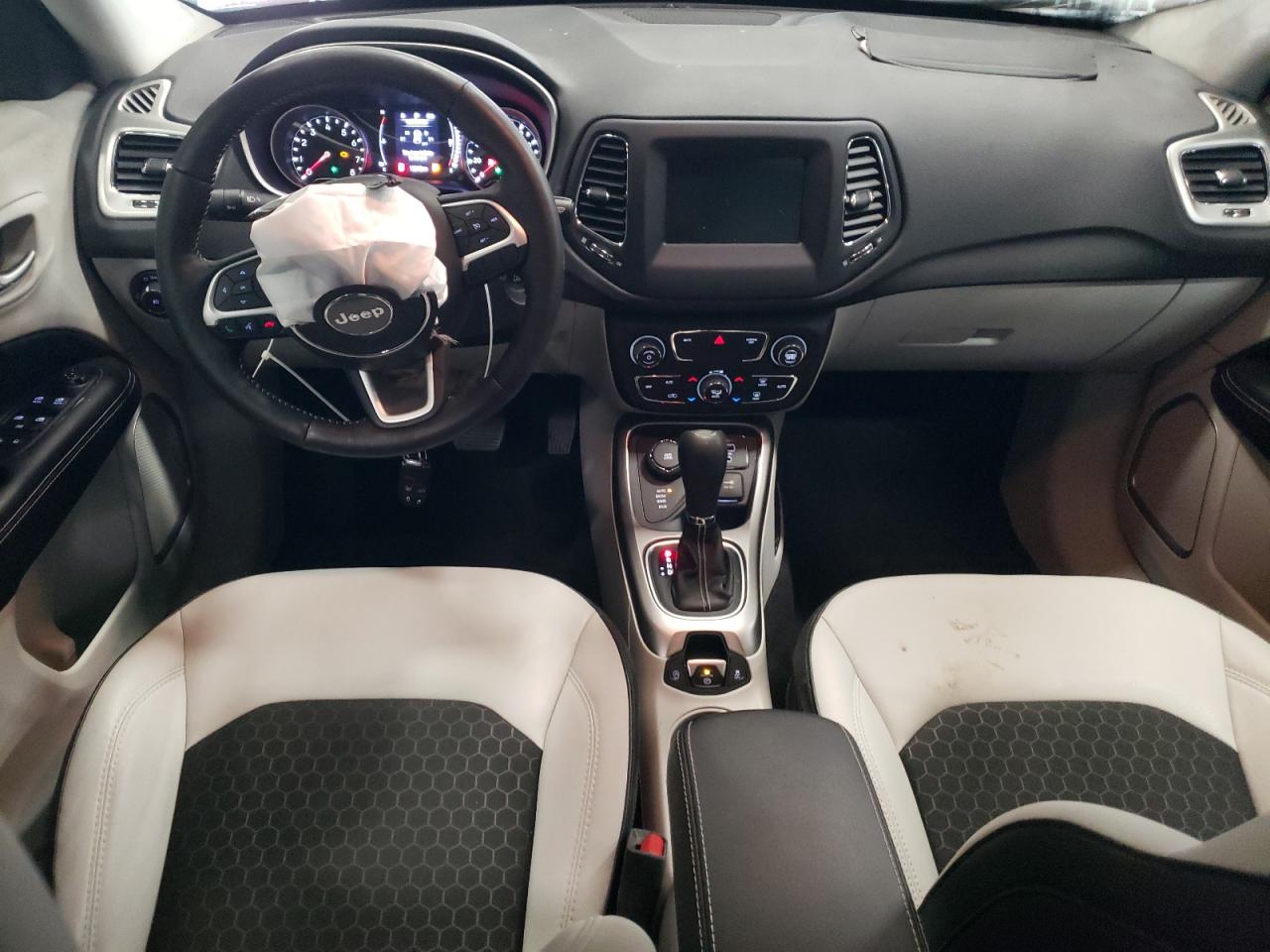 2019 Jeep Compass VIN 3C4NJDBB3KT657180 Copart auction photo, front end damage thumbnail 8