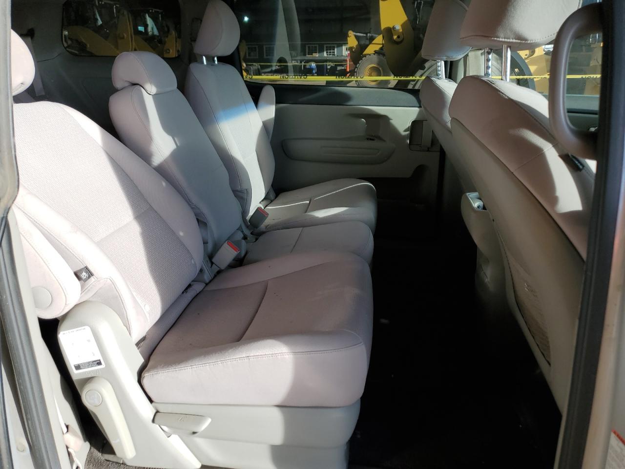 2017 KIA Sedona VIN KNDMB5C11H6233827 Copart auction photo, mechanical / minor dent/scratches damage thumbnail 11