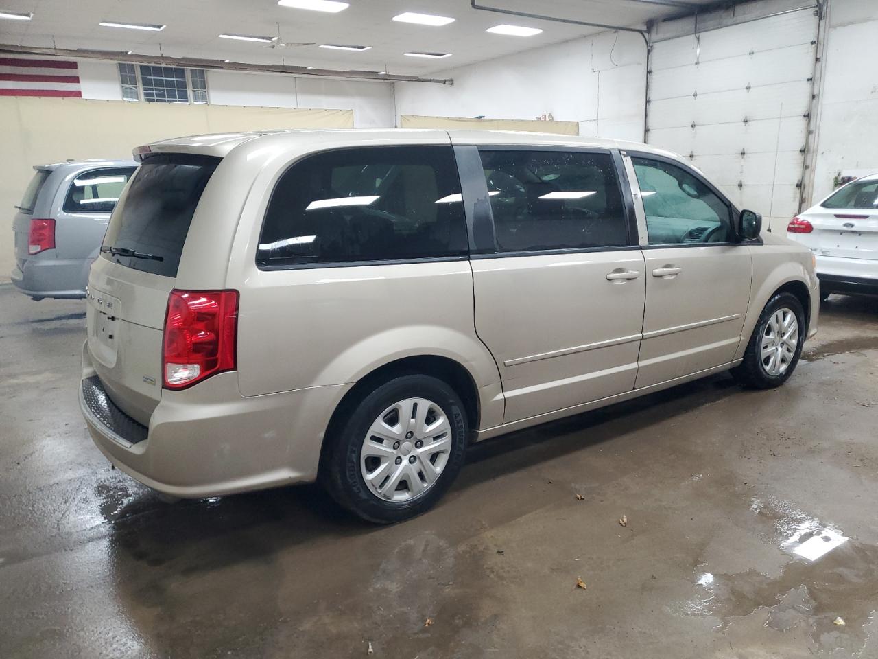 2016 Dodge Caravan VIN 2C4RDGBGXGR264728 Copart auction photo, front end / side damage thumbnail 3