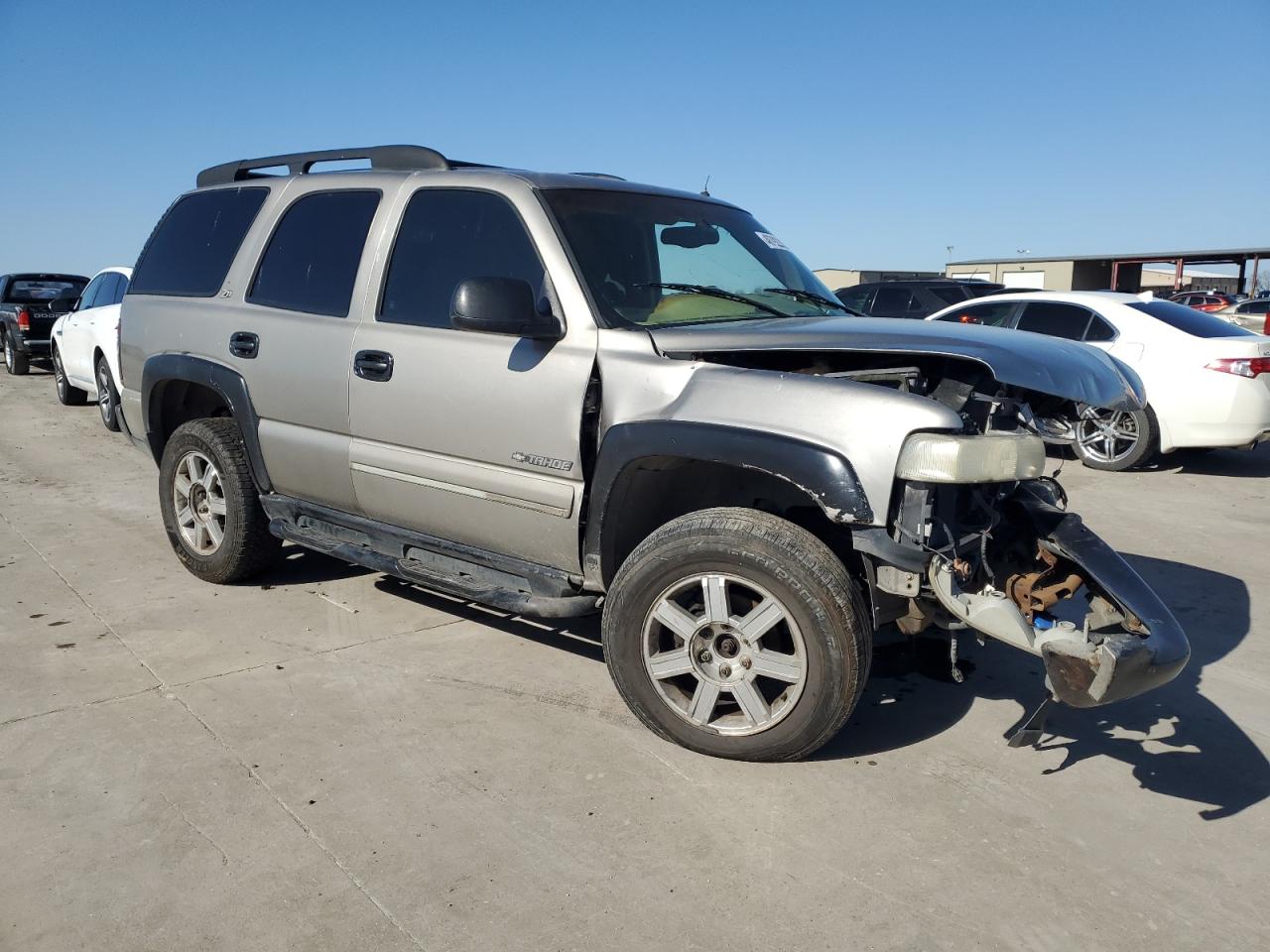 2002 Chevrolet Tahoe VIN 1GNEK13Z22R154103 Copart auction photo, front end / side damage thumbnail 4