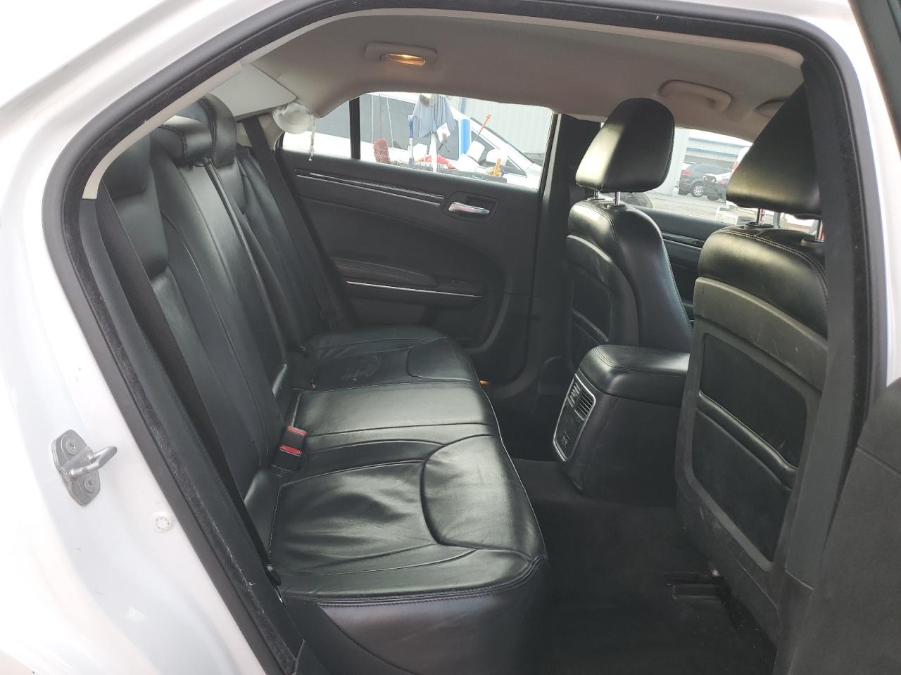 2015 Chrysler 300 VIN 2C3CCAAG6FH931293 Copart auction photo, front end damage thumbnail 11