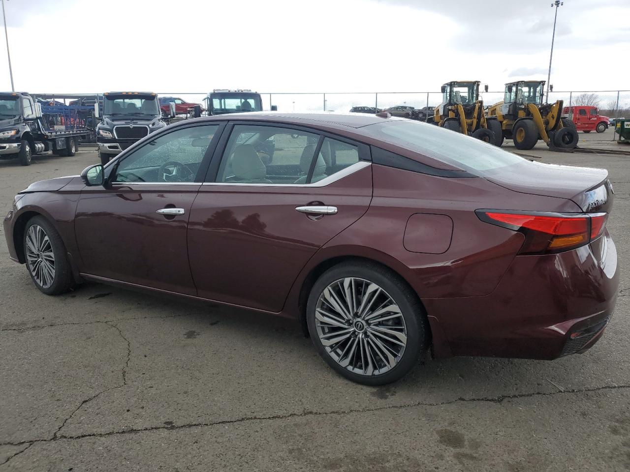 2024 Nissan Altima VIN 1N4BL4EV6RN353991 Copart auction photo, side / front end damage thumbnail 2