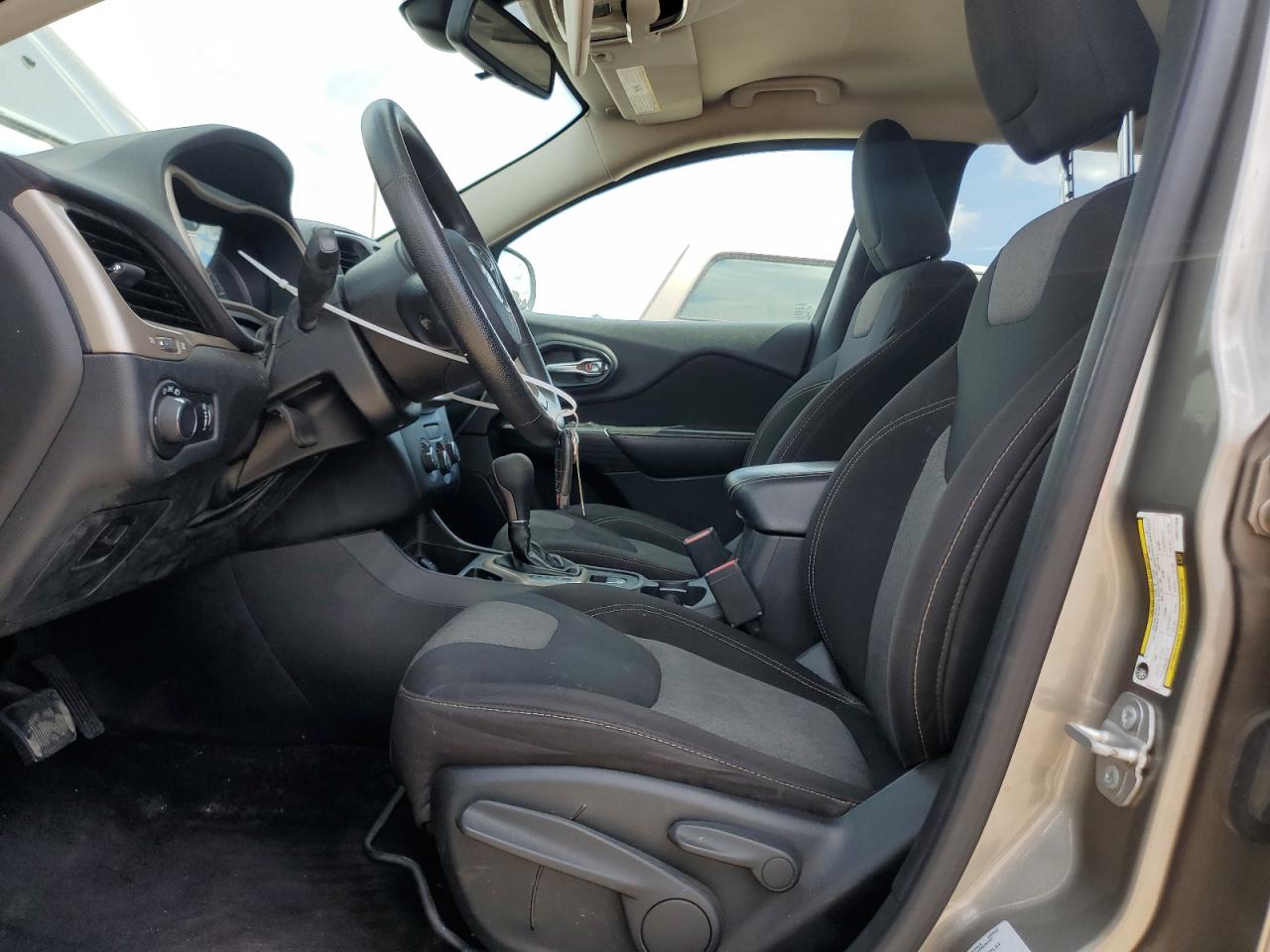 2016 Jeep Grand Cherokee VIN 1C4PJLAB9GW371338 Copart auction photo, front end / side damage thumbnail 7