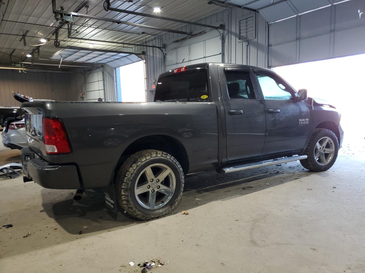 2018 RAM 1500 VIN 1C6RR7FG3JS182851 Copart auction photo, front end / minor dent/scratches damage thumbnail 3