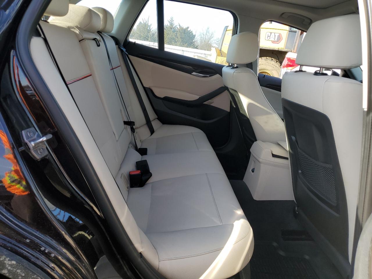2015 BMW X1 VIN WBAVL1C5XFVY39981 Copart auction photo, undercarriage / minor dent/scratches damage thumbnail 11