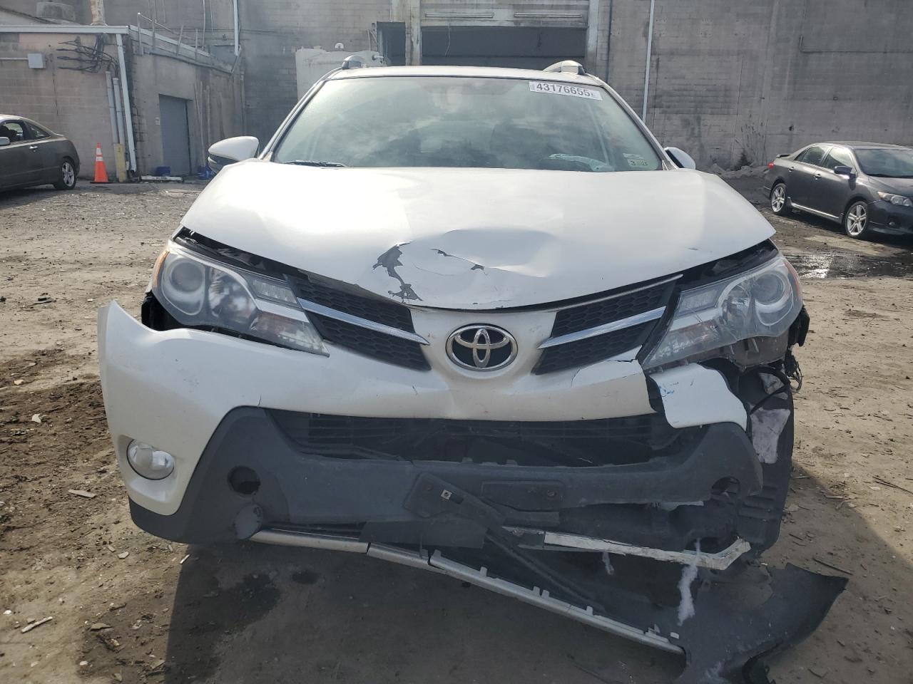 2014 Toyota RAV 4 VIN 2T3DFREV2EW139008 Copart auction photo, front end / minor dent/scratches damage thumbnail 5