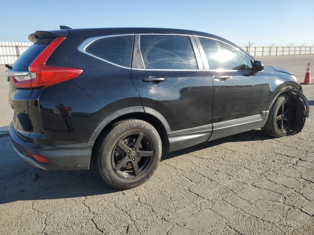 2018 Honda CR-V VIN 7FARW5H33JE000177 Copart auction photo, front end damage thumbnail 3