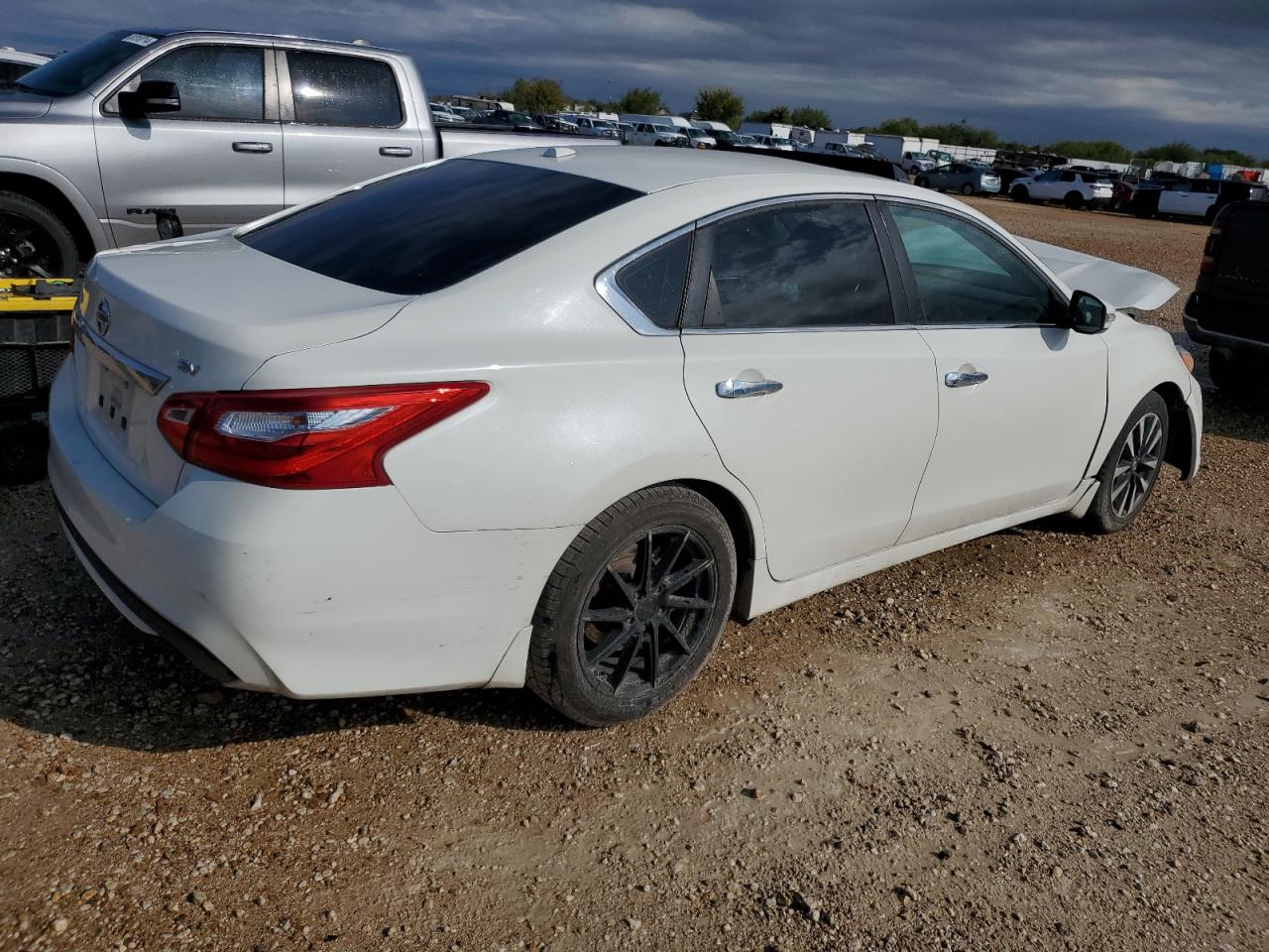 2016 Nissan Altima VIN 1N4AL3AP9GC130785 Copart auction photo, front end damage thumbnail 3