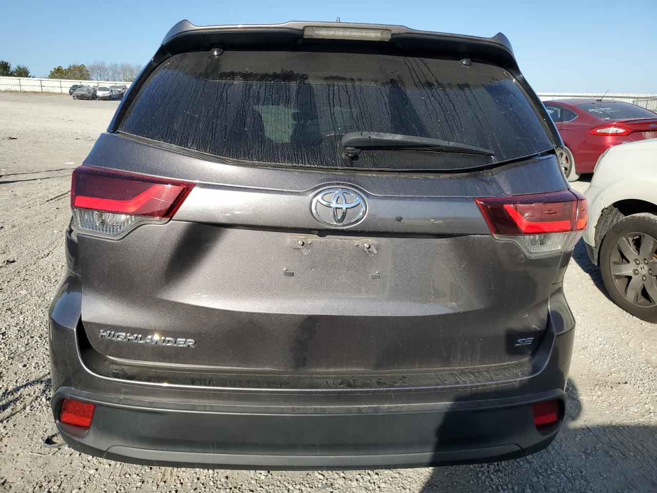 2019 Toyota Highlander VIN 5TDKZRFH1KS305118 Copart auction photo, rollover damage thumbnail 6