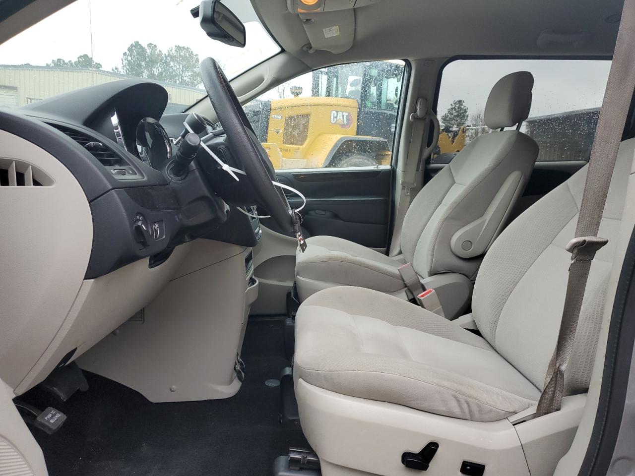 2018 Dodge Caravan VIN 2C4RDGBG2JR190275 Copart auction photo, minor dent/scratches damage thumbnail 7