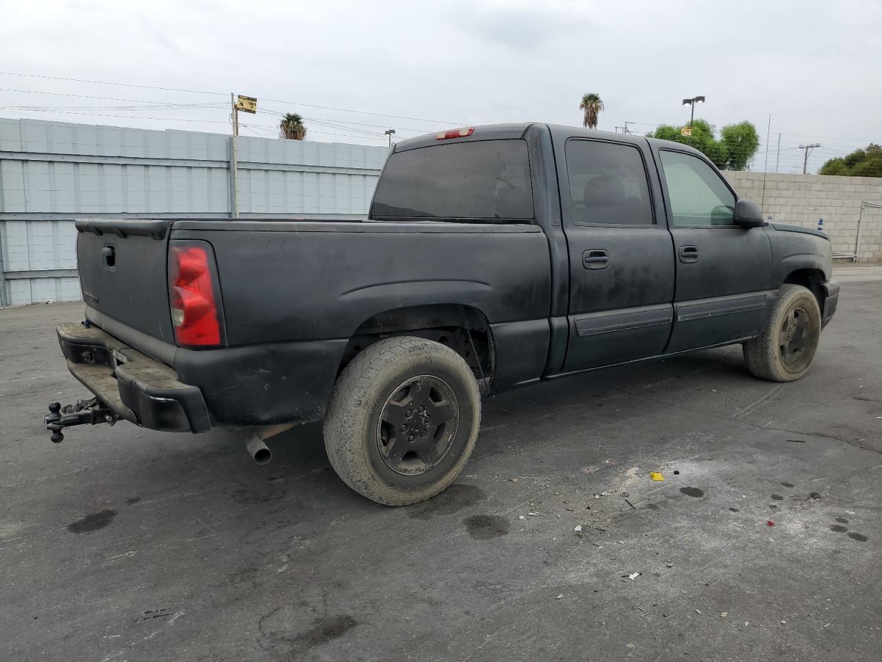2006 Chevrolet Silverado VIN 2GCEK13T061209392 Copart auction photo, vandalism / front end damage thumbnail 3