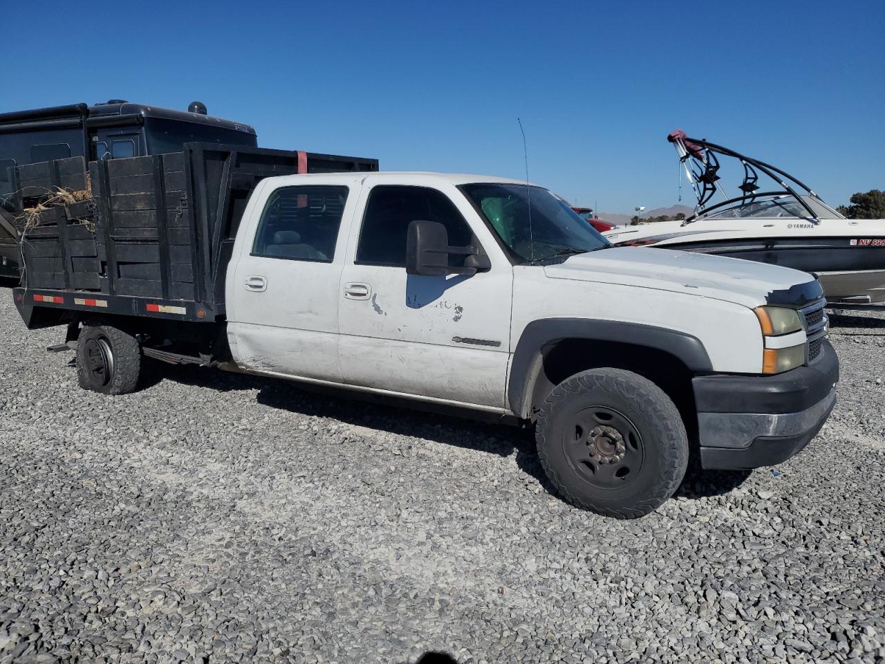 2007 Chevrolet Silverado VIN 1GCHC23U87F144651 Copart auction photo, side / undercarriage damage thumbnail 4