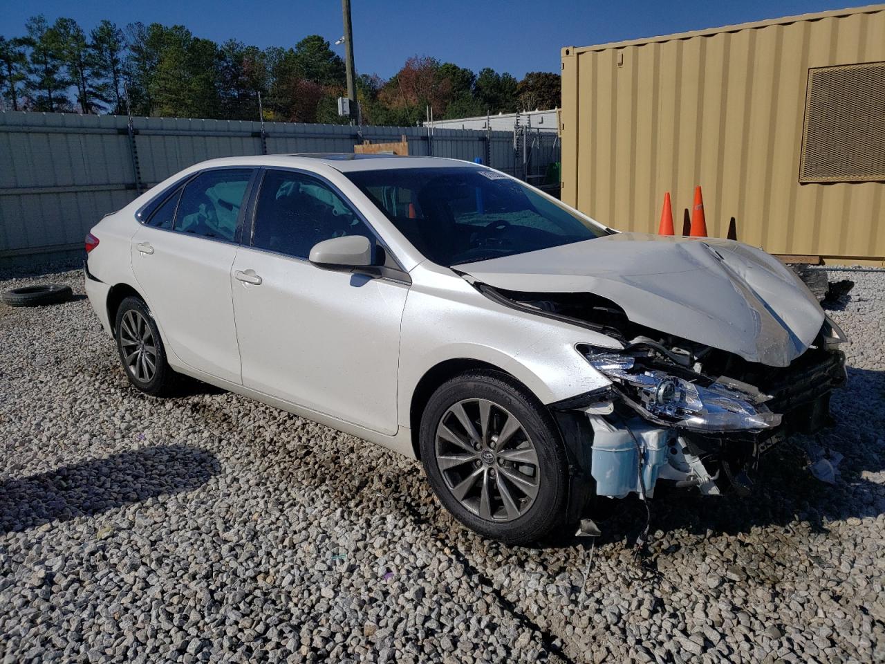 2017 Toyota Camry VIN 4T1BF1FK0HU762282 Copart auction photo, front end / rear end damage thumbnail 4