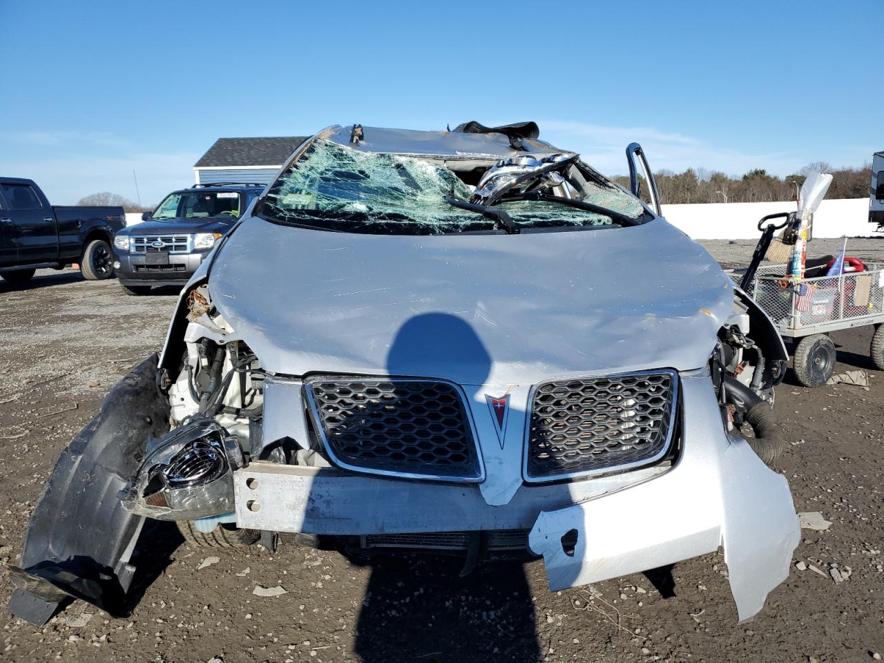 2009 Pontiac Vibe VIN 5Y2SL670X9Z403551 Copart auction photo, all over damage thumbnail 5