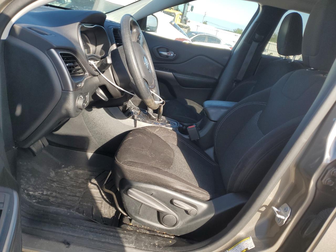 2019 Jeep Grand Cherokee VIN 1C4PJMCX6KD341751 Copart auction photo, rear end / minor dent/scratches damage thumbnail 7
