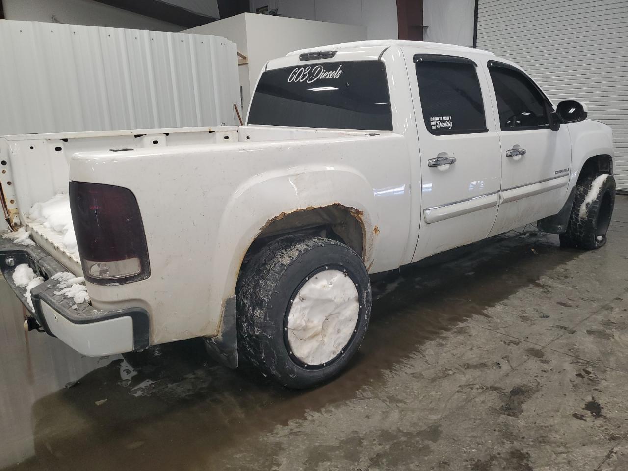 2011 GMC Sierra VIN 3GTP2XE26BG304637 Copart auction photo, rear end / front end damage thumbnail 3